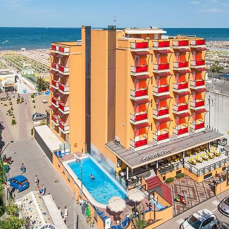 Hotel Ariane - Beachfront, Breakfast Xxl & Sea View Rimini Exterior photo