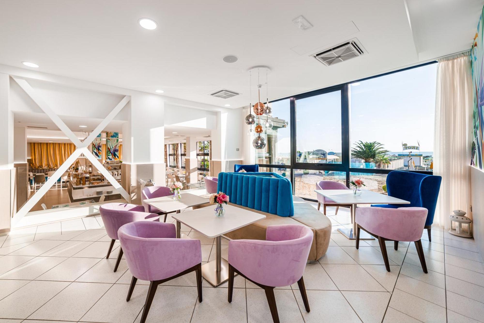 Hotel Ariane - Beachfront, Breakfast Xxl & Sea View Rimini Exterior photo