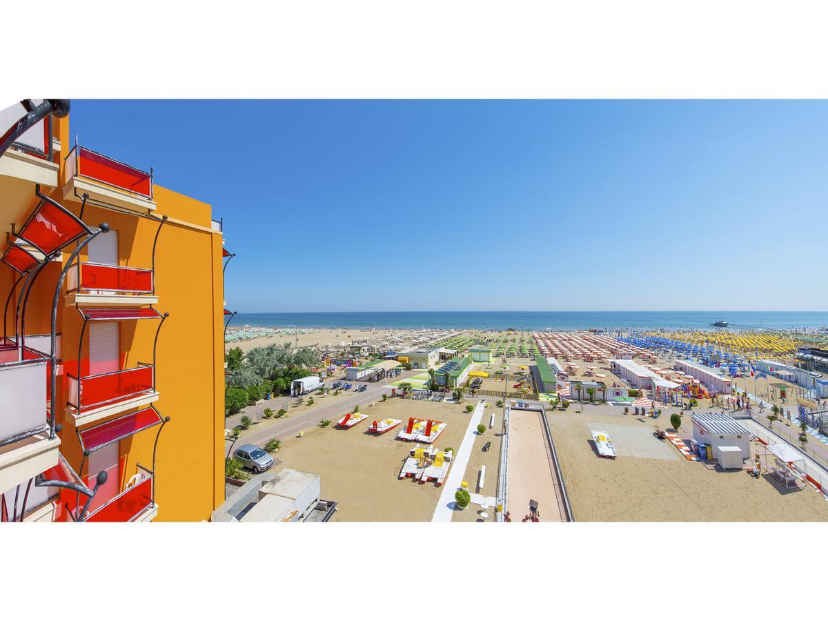 Hotel Ariane - Beachfront, Breakfast Xxl & Sea View Rimini Exterior photo