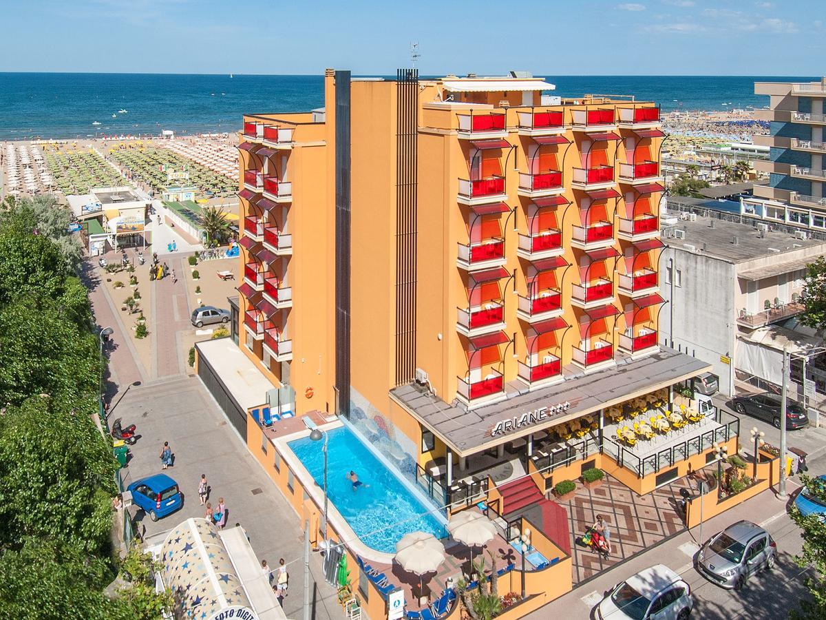 Hotel Ariane - Beachfront, Breakfast Xxl & Sea View Rimini Exterior photo